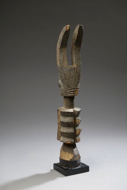 null Ikenga" IGBO statuette, Nigeria. 



Wood with a crusty patina.



Height :...