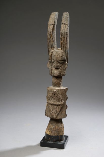 null Ikenga" IGBO statuette, Nigeria. 



Wood with a crusty patina.



Height :...