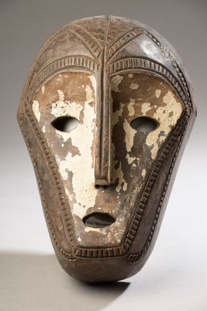 null WANEGA mask, Democratic Republic of Congo. 

Wood and kaolin.

Height : 29,5...