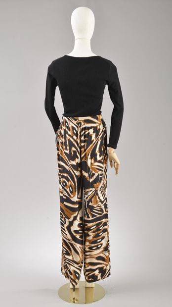 null *DVF - Diane Von Fürstenberg.

Size L, Set includes: black and orange stripes...