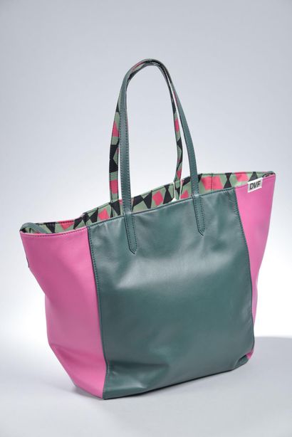 null DVF - Diane Von Fürstenberg.

Set including: "hexagon" tote bag (493), pink...