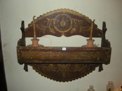 null Etagère d'applique en bois découpé peinte et dorée / XVIIIème siècle