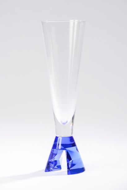 null 
SÈVRES CRYSTAL.




A postmodern truncated-cone vase in colourless crystal,...