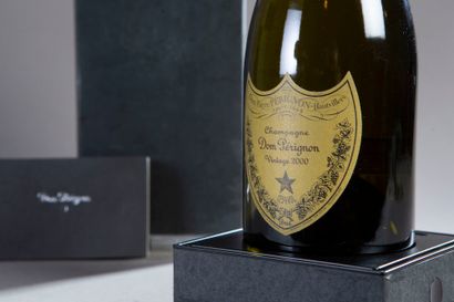 null 1 bouteille CHAMPAGNE "Dom Pérignon", Moët Chandon 2000 (coffret abîmé)