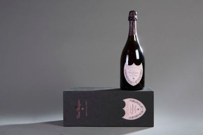 null 1 bouteille CHAMPAGNE "Dom Pérignon", Moët Chandon 2000 (rosé, en coffret)