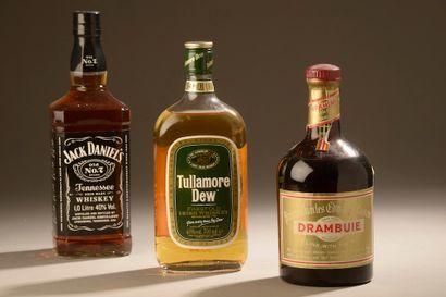 3 bouteilles WHISKY LIQUEUR (Tullamore Dew,...