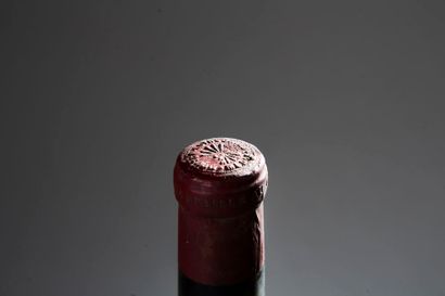 null 1 bottle Château MOUTON-ROTHSCHILD, 1° cru Pauillac 1945 (ett, wrapping paper...