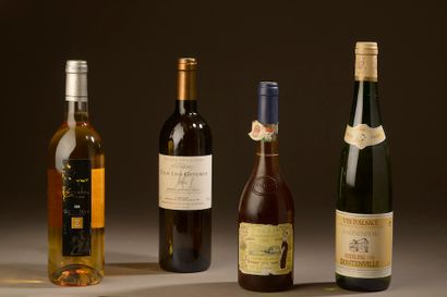 null 4 bottles MISCELLANEOUS WHITE WINES (Tokaji dry Disznoko 1992 ea, Riesling Hahnenberg...