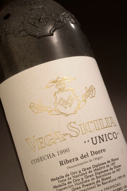 null 1 bouteille RIBERA DEL DUERO "Unico", Vega Sicilia 1990
