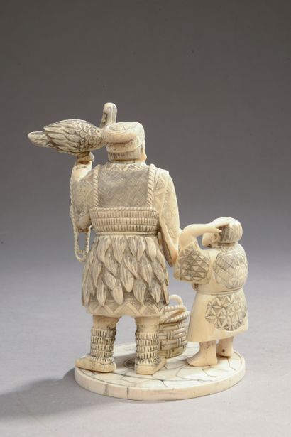 null CHINA - Early 20th century. 

Carved ivory group (elephantidae spp) showing...