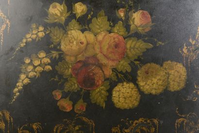 null Black and gold lacquered metal tray with painted flowers (small shocks). 

...