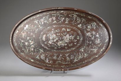 null INDOCHINA - End of the 19th century.

Exotic wood oval tray decorated with inlaid...