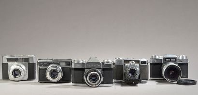 null Ensemble de quatre appareils photographiques : Contaflex avec objectif Pro-Tessar...