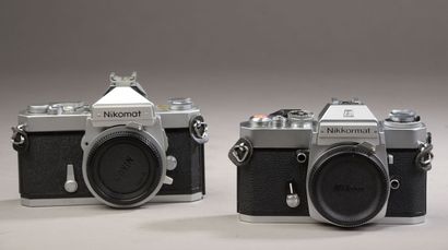 null Ensemble de deux appareils photographiques Nikon : Nikon Nikomat FT N chromé...