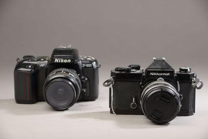 null Ensemble de deux appareils photographiques Nikon : Nikon Nikkormat FT2 noir...