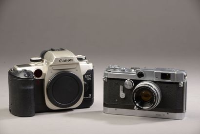 null Ensemble de deux appareils photographiques Canon : Canon Model VT avec objectif...