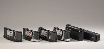 null Ensemble divers : Leica Winder M, Leica Motor Winder R4 et quatre dos (magasin)...
