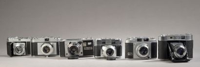null Ensemble de six appareils photographiques divers : Seagull 203, Savoy Royer,...
