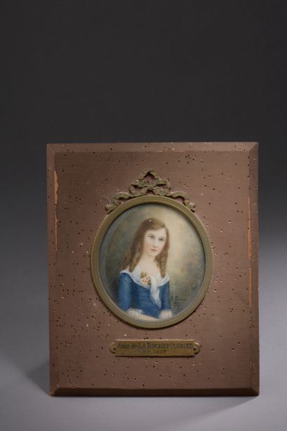  B. BISSON (XIXe - XXe siècle). Portrait d'Anne de La Rochefoucauld. Miniature. Sujet...