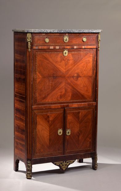  Straight secretary in veneer with butterfly wings, the chamfered uprights with simulated...