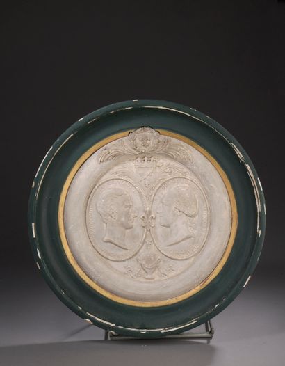null 
Round medallion in Lorraine clay with commemorative low relief decoration of...