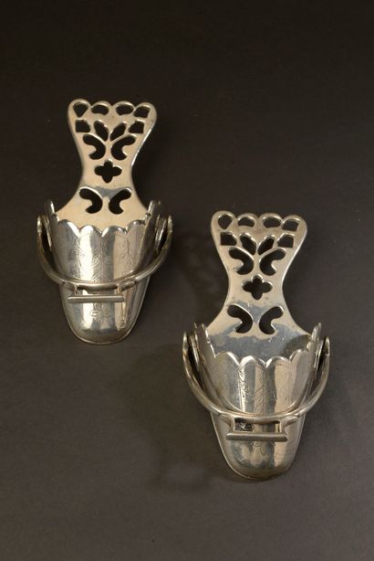 null Pair of sconces in the shape of mule in silver 800 thousandths with engraved...