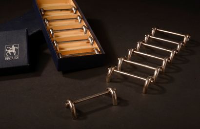 null ERCUIS.

Twelve silver plated knife holders. 

Length : 8 cm

Two boxes.