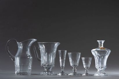 null 
VILLEROY BOCH.


Partie de service de verre en cristal taillé comprenant :...