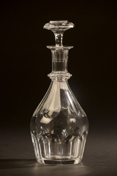 null BACCARAT.

Crystal decanter model "Harcourt" and its stopper.

Stamp under the...
