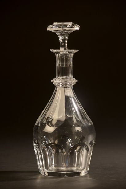 null BACCARAT.

Carafe en cristal modèle "Harcourt" et son bouchon.

Cachet sous...