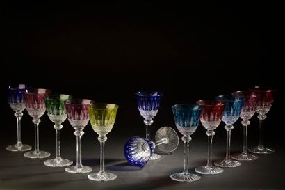 null SAINT-LOUIS.

Suite de douze verres modèle "Tommy" en cristal teinté et taillé...