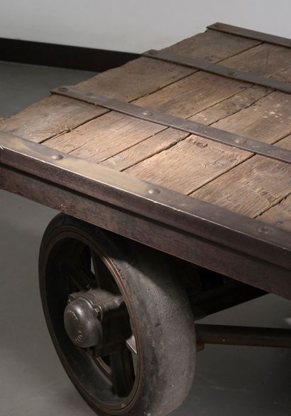 null 
Large coffee table made of an old industrial cart, the rectangular tray in...