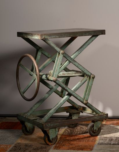 null Industrial lift table that can be used as a console, a coffee table or a shaft...