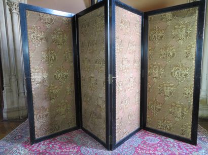 null Four-leaf screen in blackened wood, the red cotton trim on one side, decorated...