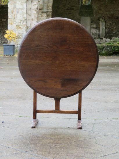 Small circular oak winegrower's table with...