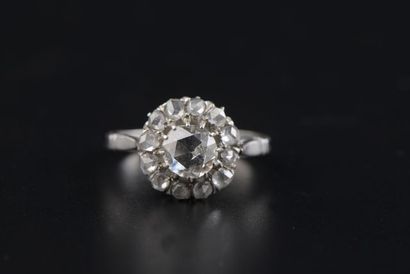 null Daisy ring in platinum 850 thousandths signed with a rose-cut diamond surrounded...