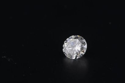 null Diamant sur papier de forme ronde et de taille brillant 

accompagné d'une attestation...