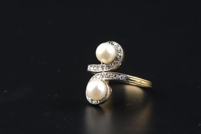 null Ring "Toi Moi" in 18k yellow gold with two cultured pearls, the setting with...