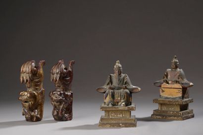 null JAPON - Epoque EDO (1603-1868).

Deux statuettes de dignitaires en bois laqué...