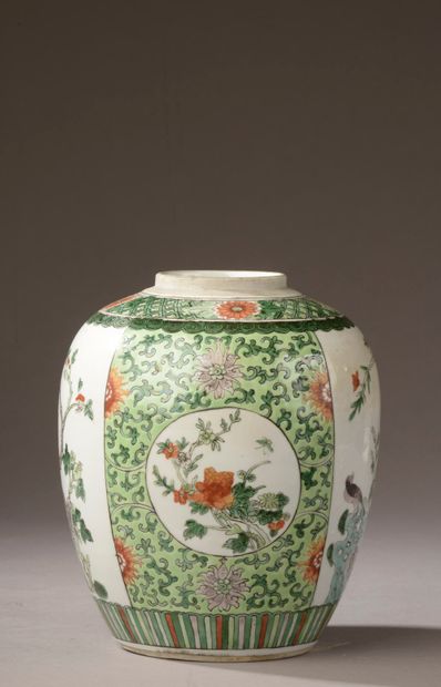 null CHINE - Epoque de la République - MINGUO (1912 - 1949)

Pot à gingembre en porcelaine...