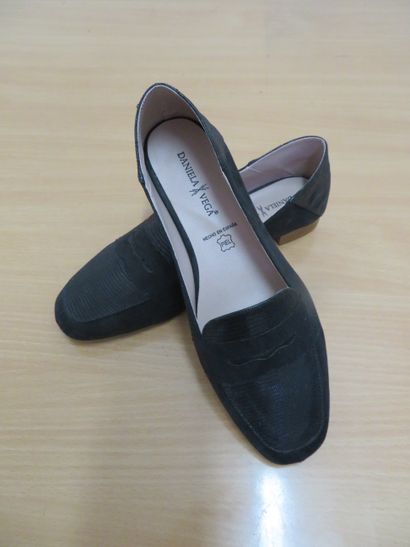 null 
*Suite à liquidation Judiciaire de la société SARL STUDIO MODE


Stock de chaussures...