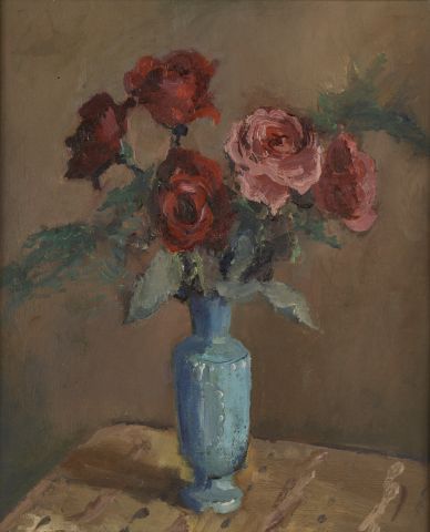 null Attributed to Paul CORPUS (1893-1980).

Bouquet of roses in a blue vase. 

Oil...