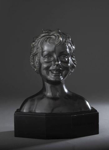 null Demeter H. CHIPARUS (1886-1947).

Tête d'enfant riant.

Sujet en bronze à...