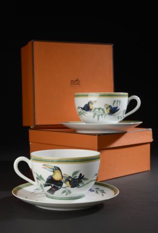null LIMOGES for HERMÈS Paris.

Breakfast service head to head two pieces model "Toucan"...