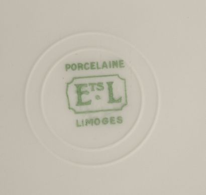 null LIMOGES.

Partie de service de table en porcelaine à décor émaillé polychrome...