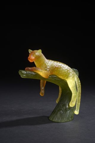 null DAUM.

Subject representing a panther in glass paste, of orange color shaded...