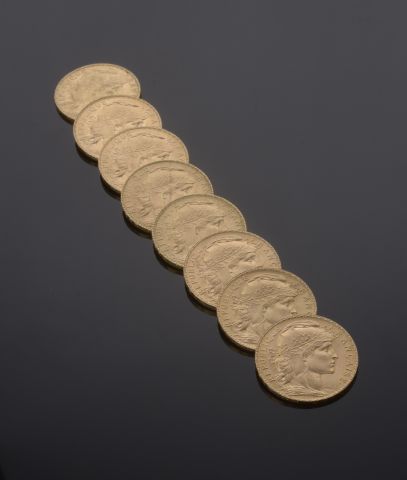 null 
Ensemble de huit pièces en or de 20 Francs Marianne et Coq, trois datant de...