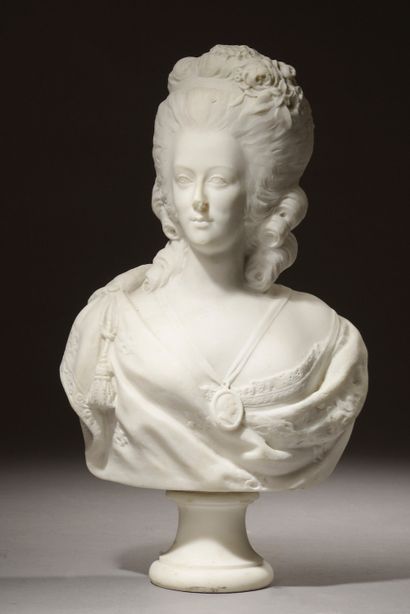 null D'après Jean-Antoine HOUDON (1741-1828). Portrait de Marie-Antoinette en buste.

Marbre...