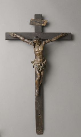 Crucifix in carved and polychromed wood (important...