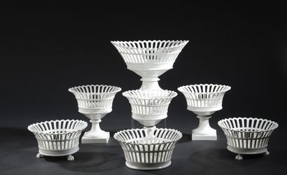 null Set of white porcelain openwork bowls (accidents and missing) including : 

-...
